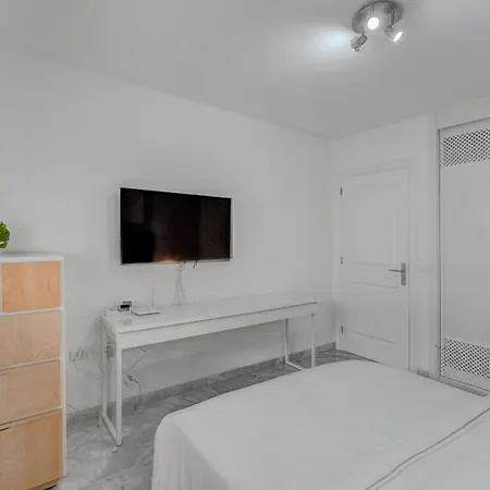 Heated Pool Stylish 3 Bedrm Cristianos Daire *