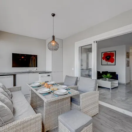 Heated Pool Stylish 3 Bedrm Cristianos Daire